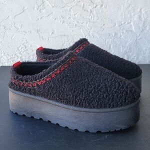 Mudd Black Stormy Embroidered Platform Slip On Clog Shoes Womens Size  7